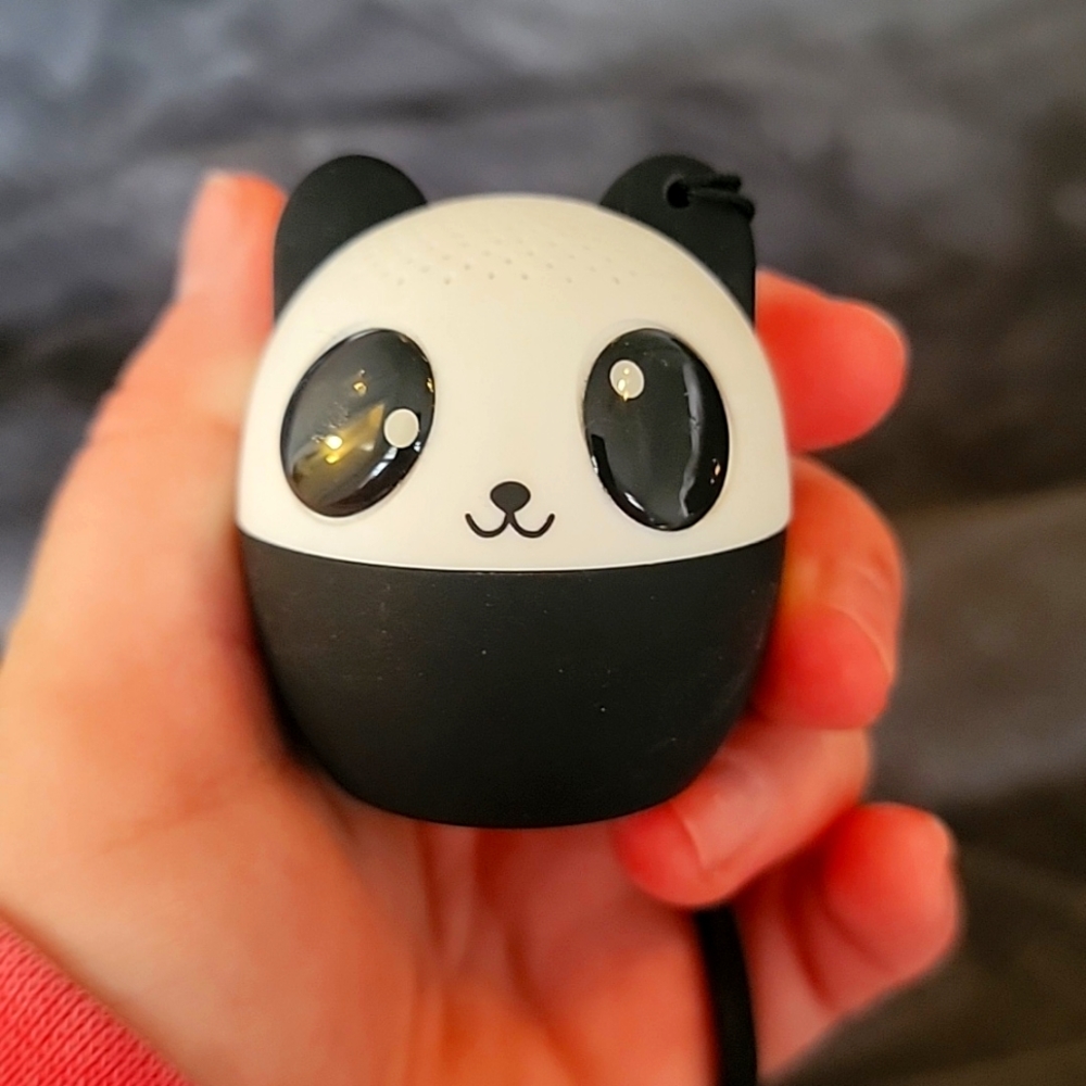 Panda bluetooth speaker